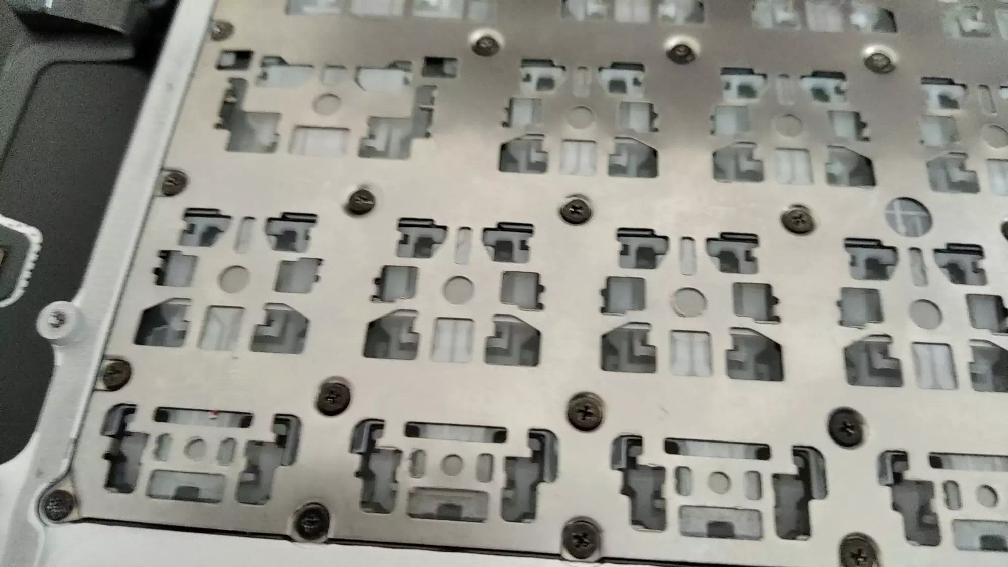Výměna klávesnice MacBook